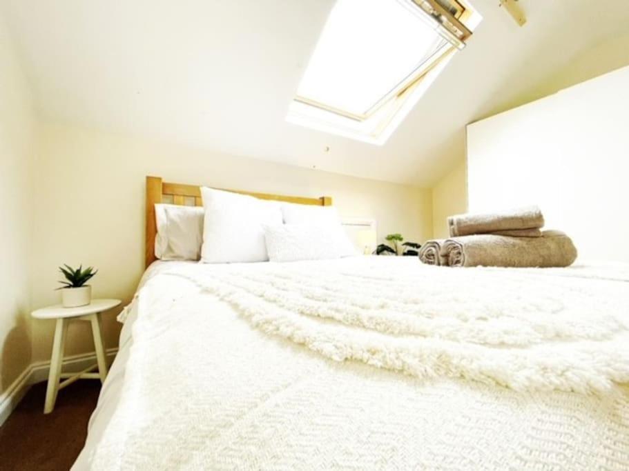 5 Bedroom, Sleeps 9 - Base To Explore Liverpool And Beyond Exterior photo