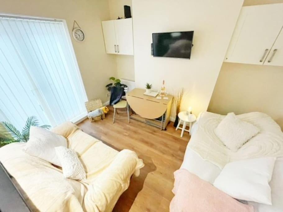 5 Bedroom, Sleeps 9 - Base To Explore Liverpool And Beyond Exterior photo