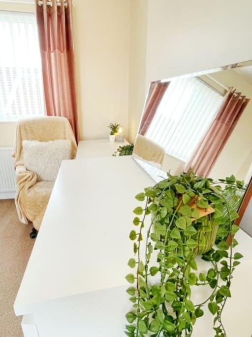 5 Bedroom, Sleeps 9 - Base To Explore Liverpool And Beyond Exterior photo