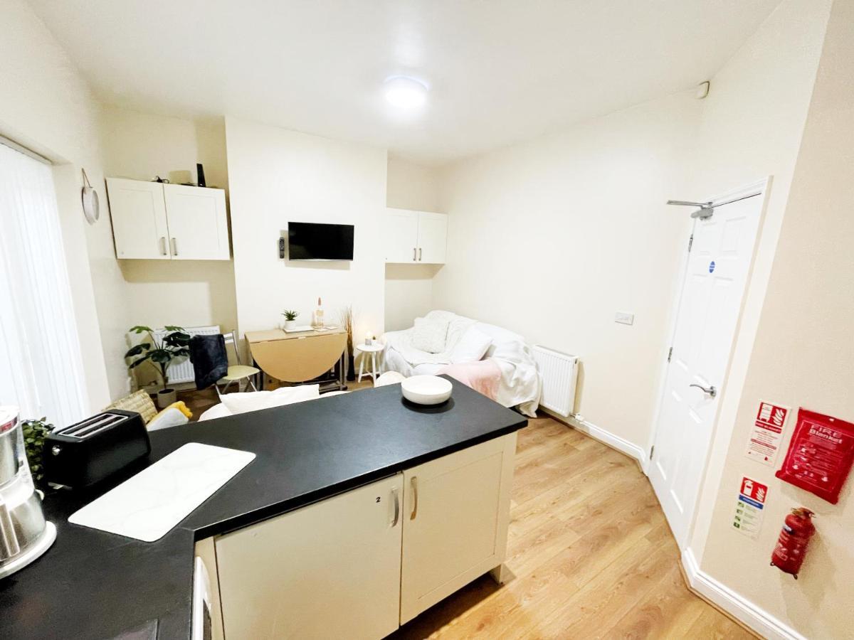5 Bedroom, Sleeps 9 - Base To Explore Liverpool And Beyond Exterior photo